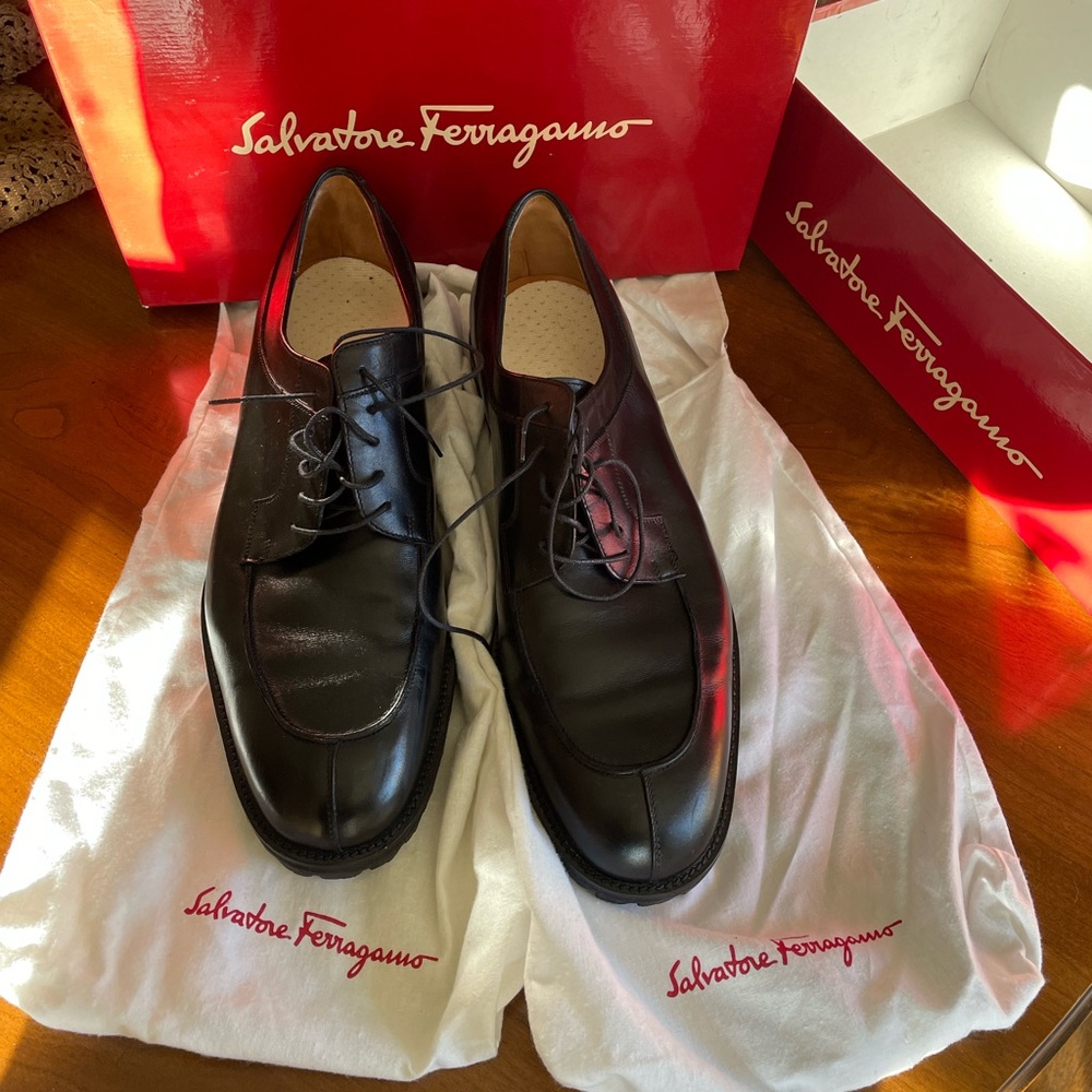 Salvatore Ferragamo Nero Calf Shoes